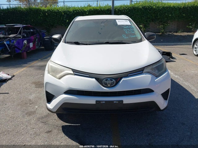 46292780 :رقم المزاد ، 2T3ZFREV9JW445607 vin ، 2018 Toyota Rav4 Le مزاد بيع