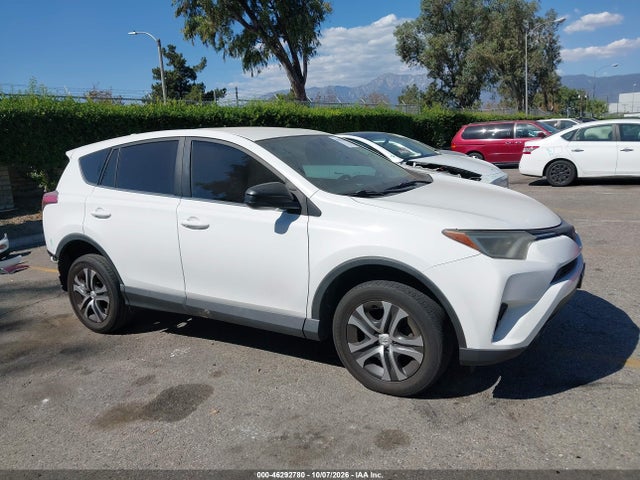 46292780 :رقم المزاد ، 2T3ZFREV9JW445607 vin ، 2018 Toyota Rav4 Le مزاد بيع