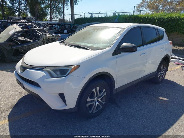 46292780 :رقم المزاد ، 2T3ZFREV9JW445607 vin ، 2018 Toyota Rav4 Le مزاد بيع