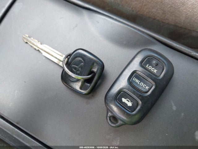 2003 Toyota Camry Le მანქანა იყიდება აუქციონზე, vin: 4T1BE32K23U694225, აუქციონის ნომერი: 46293086
