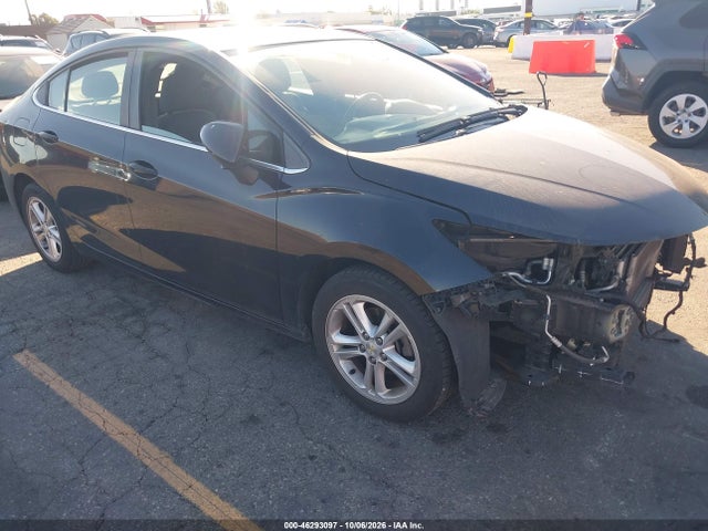 1G1BE5SM1J7107325 Chevrolet Cruze Lt Auto
