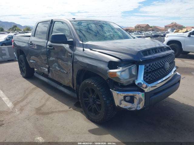 46293101 :رقم المزاد ، 5TFEY5F12JX231499 vin ، 2018 Toyota Tundra Sr5 5.7l V8 مزاد بيع