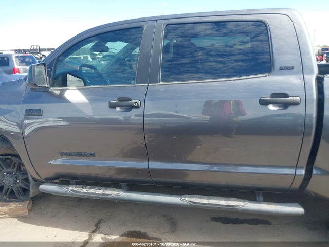 46293101 :رقم المزاد ، 5TFEY5F12JX231499 vin ، 2018 Toyota Tundra Sr5 5.7l V8 مزاد بيع