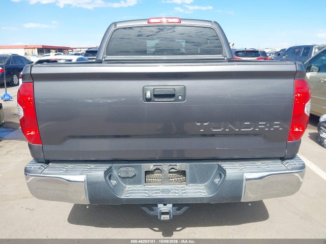 46293101 :رقم المزاد ، 5TFEY5F12JX231499 vin ، 2018 Toyota Tundra Sr5 5.7l V8 مزاد بيع