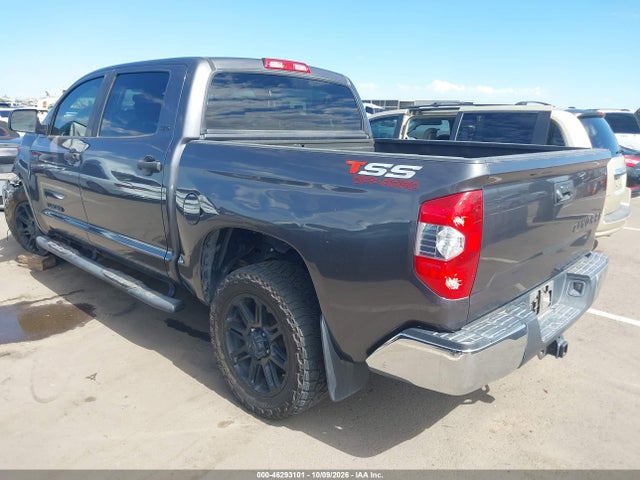 46293101 :رقم المزاد ، 5TFEY5F12JX231499 vin ، 2018 Toyota Tundra Sr5 5.7l V8 مزاد بيع