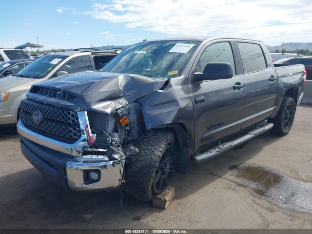 46293101 :رقم المزاد ، 5TFEY5F12JX231499 vin ، 2018 Toyota Tundra Sr5 5.7l V8 مزاد بيع