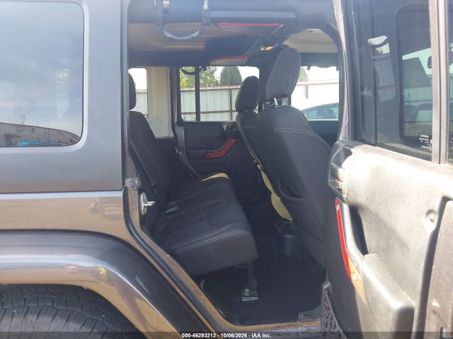1C4BJWEG9GL198424 Jeep Wrangler Unlimited Sahara