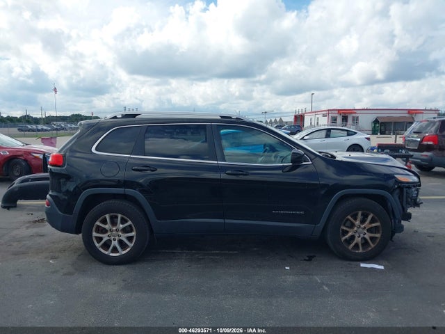 Продаж на аукціоні авто 2017 Jeep Cherokee Latitude 4x4, vin: 1C4PJMCS5HW575803, номер лоту: 46293571