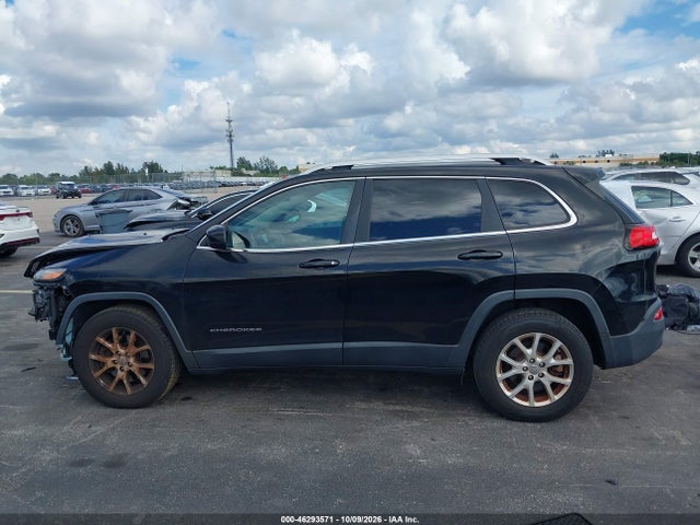Продаж на аукціоні авто 2017 Jeep Cherokee Latitude 4x4, vin: 1C4PJMCS5HW575803, номер лоту: 46293571