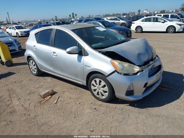 Продажа на аукционе авто 2012 Toyota Prius C Two, vin: JTDKDTB35C1520585, номер лота: 46293582