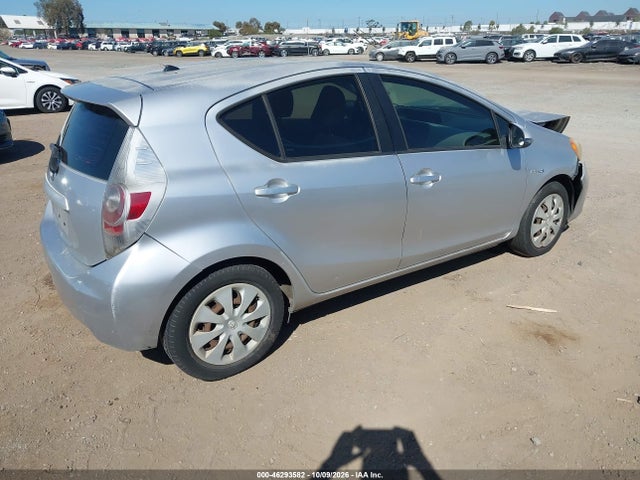 Продажа на аукционе авто 2012 Toyota Prius C Two, vin: JTDKDTB35C1520585, номер лота: 46293582