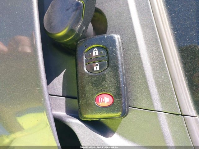 2015 Toyota Prius Two მანქანა იყიდება აუქციონზე, vin: JTDKN3DU9F0438808, აუქციონის ნომერი: 46293698