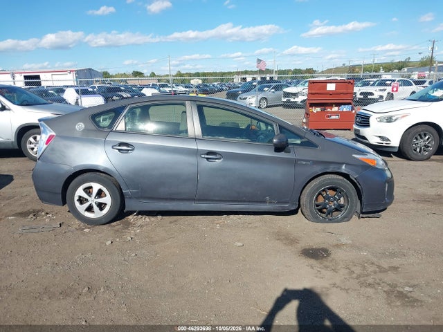 2015 Toyota Prius Two მანქანა იყიდება აუქციონზე, vin: JTDKN3DU9F0438808, აუქციონის ნომერი: 46293698