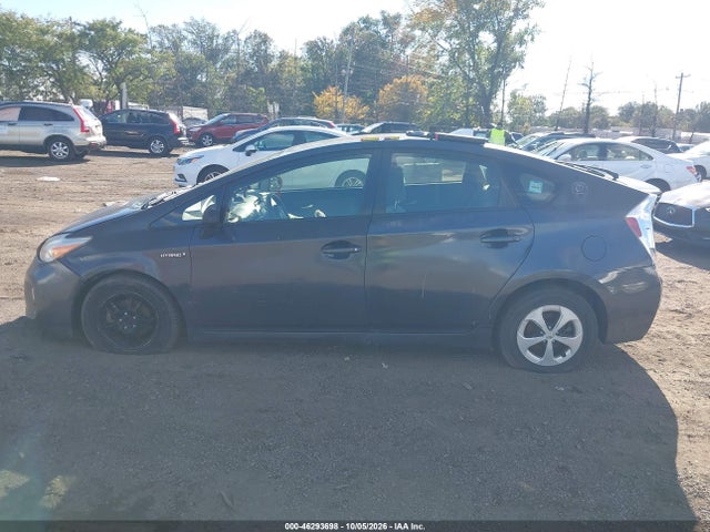 2015 Toyota Prius Two მანქანა იყიდება აუქციონზე, vin: JTDKN3DU9F0438808, აუქციონის ნომერი: 46293698