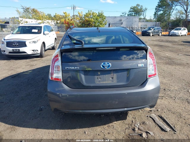 2015 Toyota Prius Two მანქანა იყიდება აუქციონზე, vin: JTDKN3DU9F0438808, აუქციონის ნომერი: 46293698