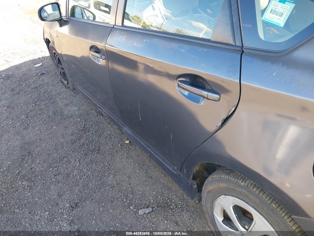 2015 Toyota Prius Two მანქანა იყიდება აუქციონზე, vin: JTDKN3DU9F0438808, აუქციონის ნომერი: 46293698