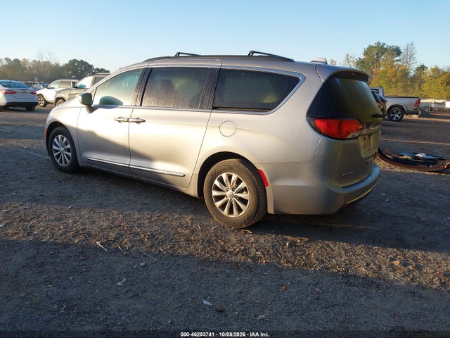 Продаж на аукціоні авто 2017 Chrysler Pacifica Touring-l, vin: 2C4RC1BG3HR526994, номер лоту: 46293741