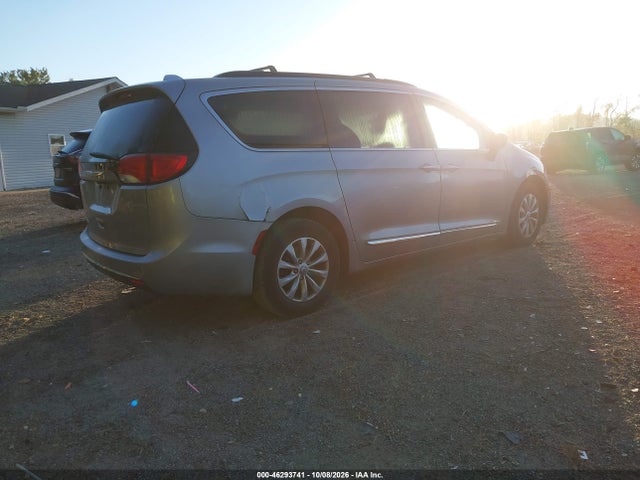 Продаж на аукціоні авто 2017 Chrysler Pacifica Touring-l, vin: 2C4RC1BG3HR526994, номер лоту: 46293741