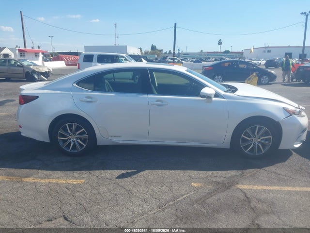 JTHBW1GG4G2104245 Lexus ES 300H