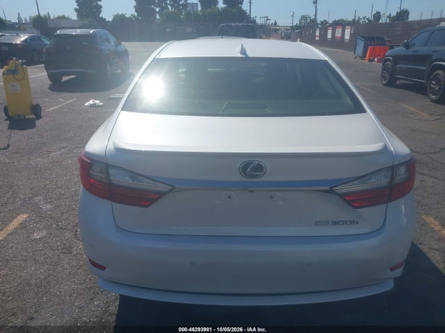 JTHBW1GG4G2104245 Lexus ES 300H