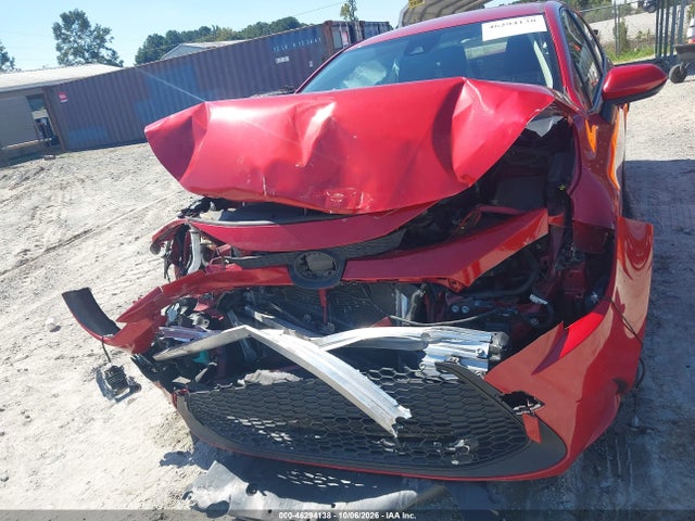46294138 :رقم المزاد ، JTDEPRAE8LJ105500 vin ، 2020 Toyota Corolla Le مزاد بيع