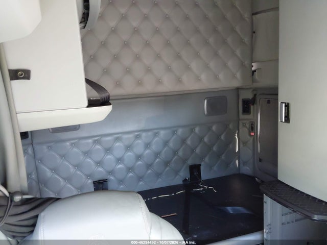 Продаж на аукціоні авто 2018 Kenworth T680, vin: 1XKYD49X4JJ194630, номер лоту: 46294492