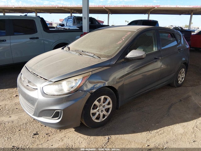 2013 Hyundai Accent Gs მანქანა იყიდება აუქციონზე, vin: KMHCT5AE8DU086082, აუქციონის ნომერი: 46294688