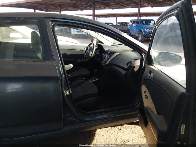 2013 Hyundai Accent Gs მანქანა იყიდება აუქციონზე, vin: KMHCT5AE8DU086082, აუქციონის ნომერი: 46294688