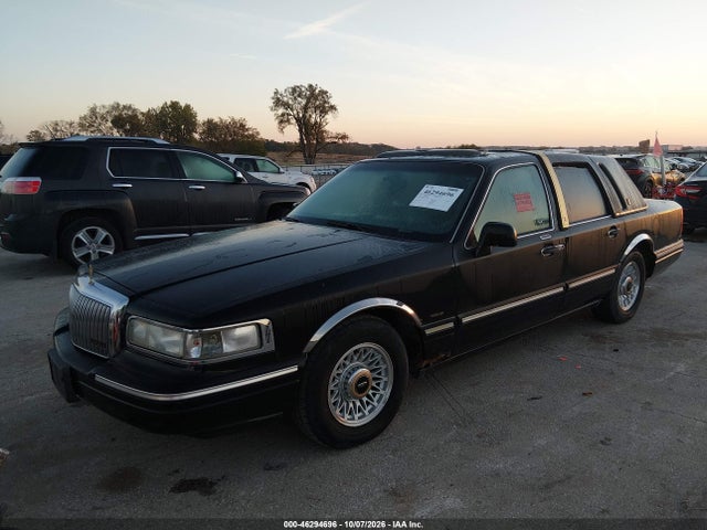 46294696 :رقم المزاد ، 1LNLM81W9TY670389 vin ، 1996 Lincoln Town Car Executive مزاد بيع