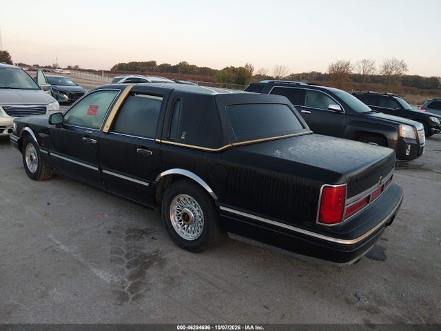 46294696 :رقم المزاد ، 1LNLM81W9TY670389 vin ، 1996 Lincoln Town Car Executive مزاد بيع