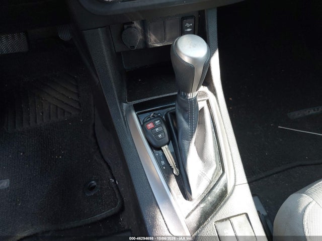2015 Toyota Corolla Le Plus მანქანა იყიდება აუქციონზე, vin: 5YFBURHE7FP247127, აუქციონის ნომერი: 46294698