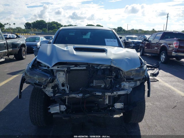 46294786 :رقم المزاد ، 5TFCZ5AN0HX093843 vin ، 2017 Toyota Tacoma Trd Sport مزاد بيع
