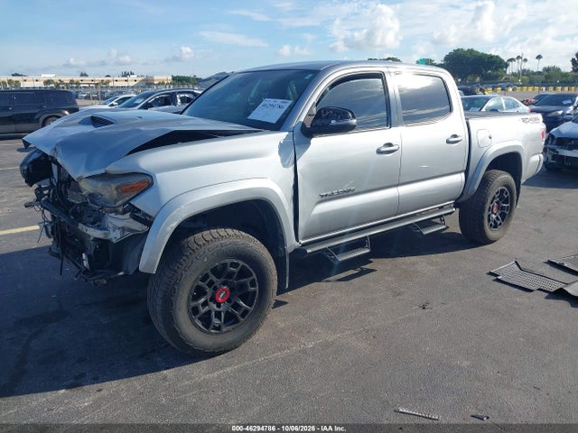 46294786 :رقم المزاد ، 5TFCZ5AN0HX093843 vin ، 2017 Toyota Tacoma Trd Sport مزاد بيع