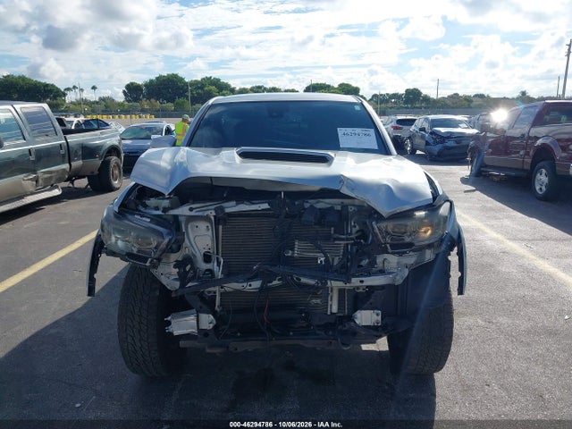 46294786 :رقم المزاد ، 5TFCZ5AN0HX093843 vin ، 2017 Toyota Tacoma Trd Sport مزاد بيع