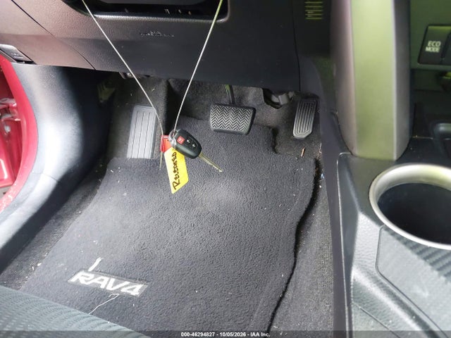 Toyota RAV4 LE 2015 JTMZFREV1FJ055557 Image 10