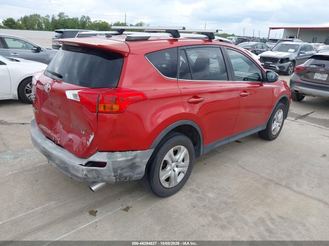 Toyota RAV4 LE 2015 JTMZFREV1FJ055557 Image 3