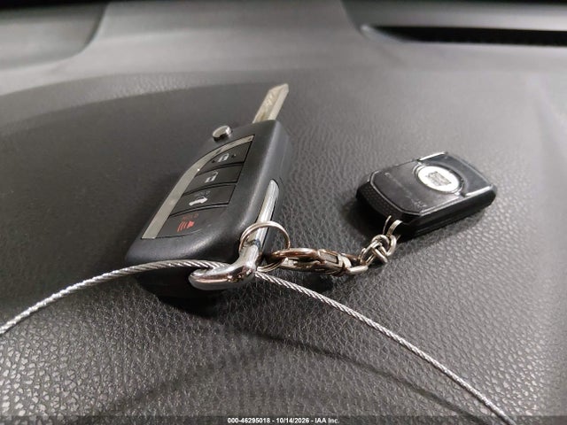 46295018 :رقم المزاد ، 4T1B11HK8JU607402 vin ، 2018 Toyota Camry Le مزاد بيع