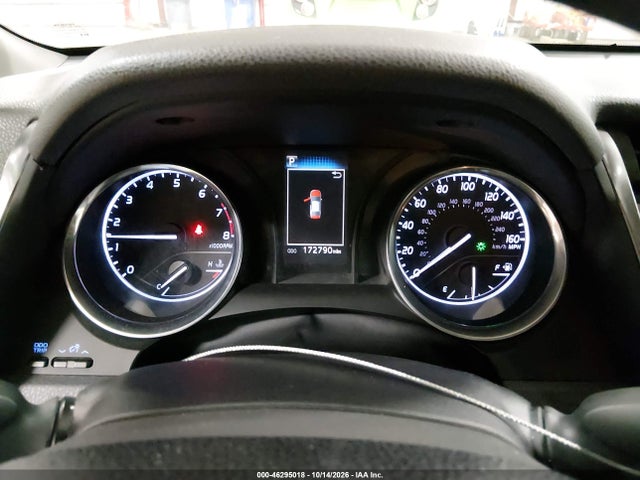 46295018 :رقم المزاد ، 4T1B11HK8JU607402 vin ، 2018 Toyota Camry Le مزاد بيع