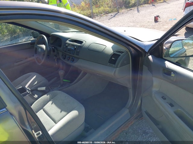 2004 Toyota Camry Le მანქანა იყიდება აუქციონზე, vin: 4T1BE30K04U875991, აუქციონის ნომერი: 46295118