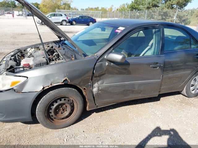 2004 Toyota Camry Le მანქანა იყიდება აუქციონზე, vin: 4T1BE30K04U875991, აუქციონის ნომერი: 46295118