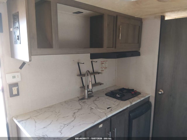 Продажа на аукционе авто 2021 Forest River Viking, vin: 5ZT2VWFCXMJ127402, номер лота: 46295177