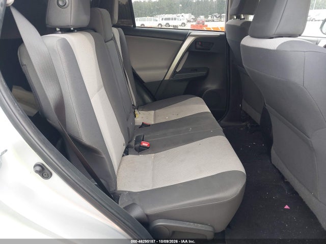 46295187 :رقم المزاد ، JTMZFREV6FD052734 vin ، 2015 Toyota Rav4 Le مزاد بيع