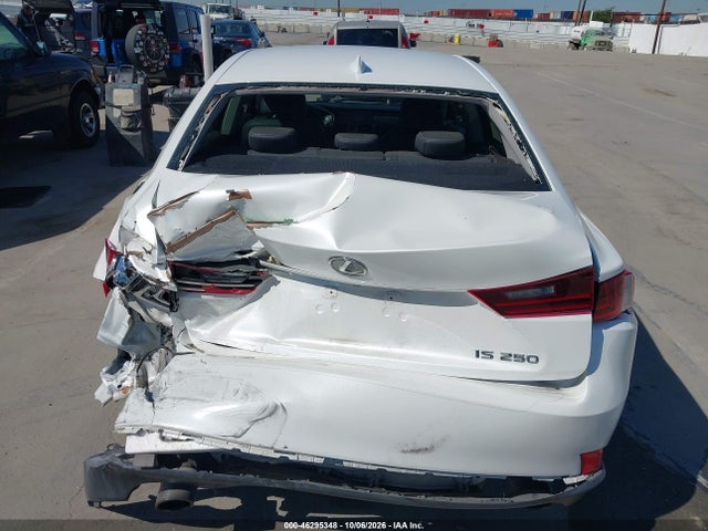 Lexus IS 250 2014 JTHBF1D20E5028785 Image 16