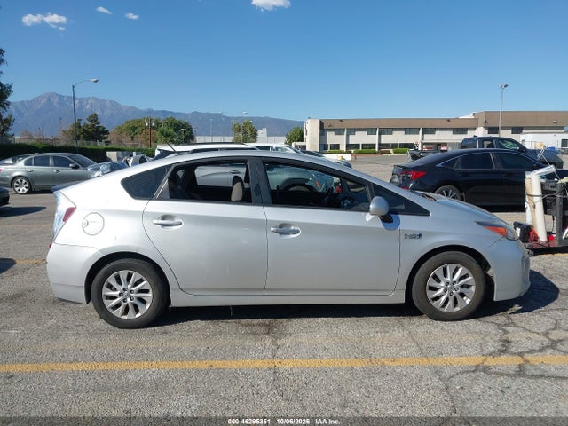 Toyota PRIUS PLUG-IN 2015 JTDKN3DP8F3074051 Image 13