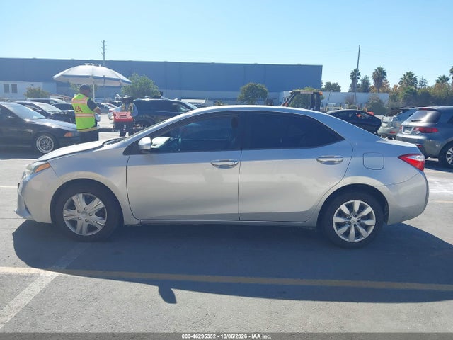 46295352 :رقم المزاد ، 5YFBURHE2FP277247 vin ، 2015 Toyota Corolla Le مزاد بيع