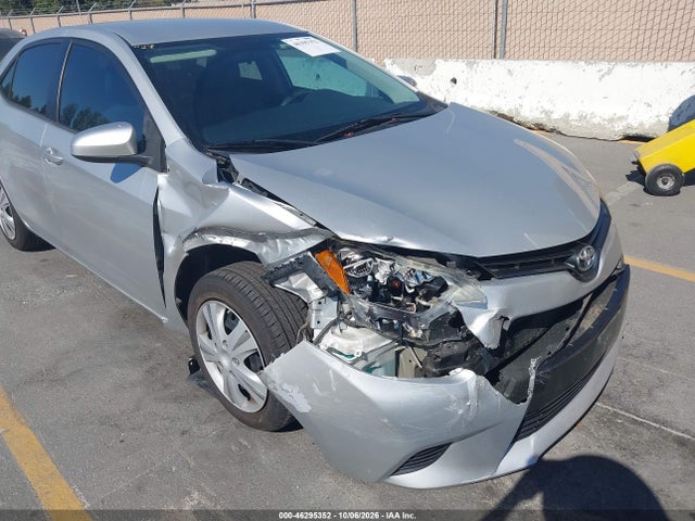 46295352 :رقم المزاد ، 5YFBURHE2FP277247 vin ، 2015 Toyota Corolla Le مزاد بيع