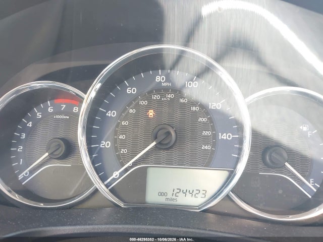 46295352 :رقم المزاد ، 5YFBURHE2FP277247 vin ، 2015 Toyota Corolla Le مزاد بيع