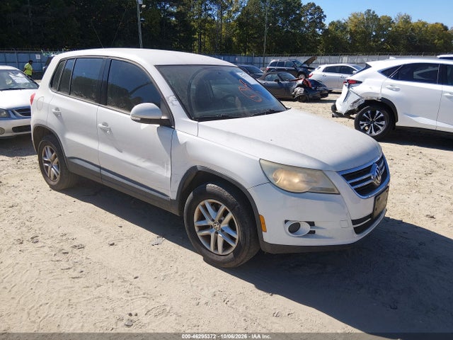 2011 Volkswagen Tiguan S მანქანა იყიდება აუქციონზე, vin: WVGAV7AX2BW554601, აუქციონის ნომერი: 46295372