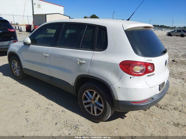 2011 Volkswagen Tiguan S მანქანა იყიდება აუქციონზე, vin: WVGAV7AX2BW554601, აუქციონის ნომერი: 46295372