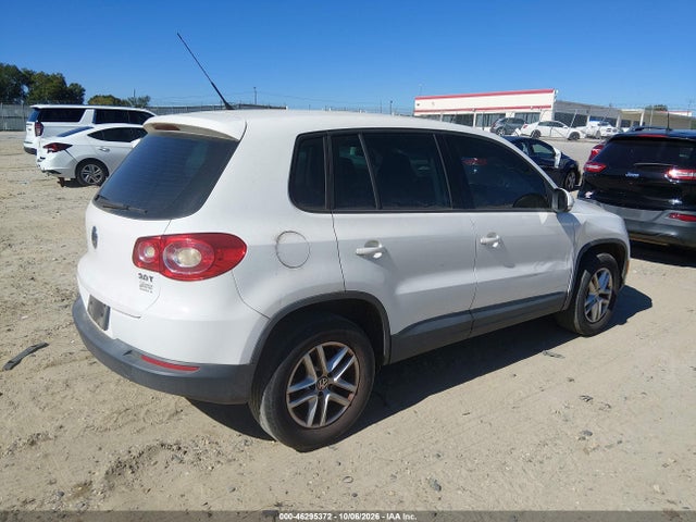 2011 Volkswagen Tiguan S მანქანა იყიდება აუქციონზე, vin: WVGAV7AX2BW554601, აუქციონის ნომერი: 46295372
